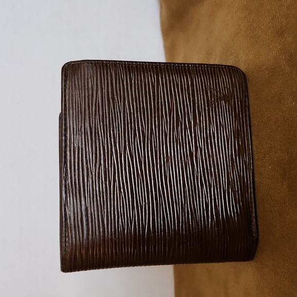 Louis Vuitton Brown Epi Bifold Wallet - Picture 1 of 15